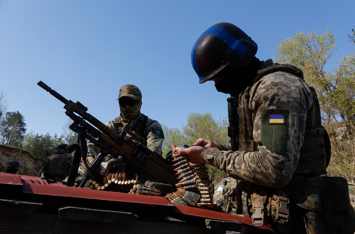 Members of the Siberian Battalion train on a shooting range near Kyiv, Ukraine, 10 April 2024. Photo: EPA / SERGEY DOLZHENKO