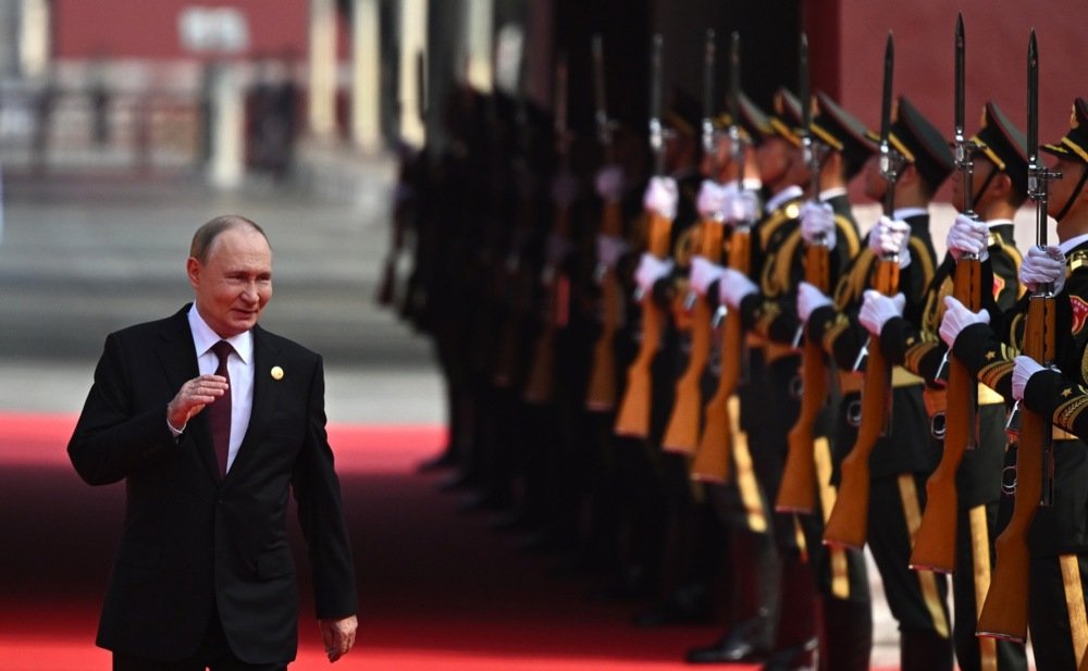 Vladimir Putin makes his entrance to the parade grounds. Photo: EPA/SERGEY BOBYLEV/SPUTNIK/KREMLIN POOL