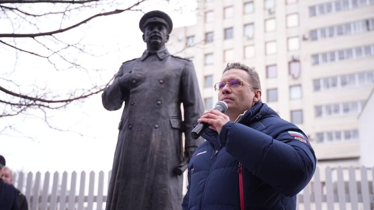 Filimonov speaks at the unveiling of a statue of Joseph Stalin in Vologda, 21 December 2024. Photo: Vologda regional administration