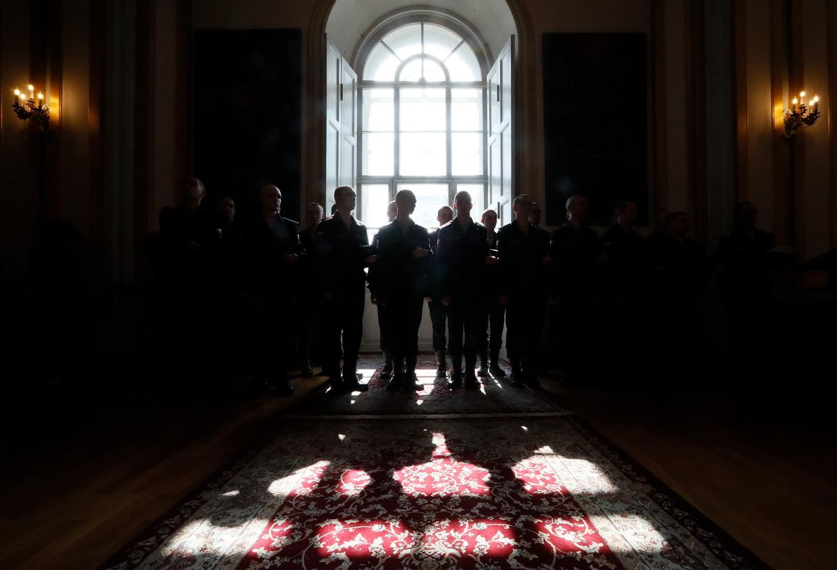 Young Russian recruits attend a departure ceremony at the St. Nicholas Naval Cathedral in St. Petersburg, Russia, 4 June 2024. Photo: EPA-EFE/ANATOLY MALTSEV