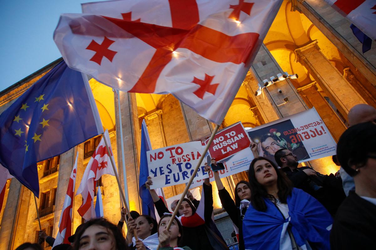 Protesters in front of Georgia's parliament building at a rally against the proposed "foreign agent" law, Tbilisi, Georgia, 15 April 2024. Photo: EPA-EFE/DAVID MDZINARISHVILI