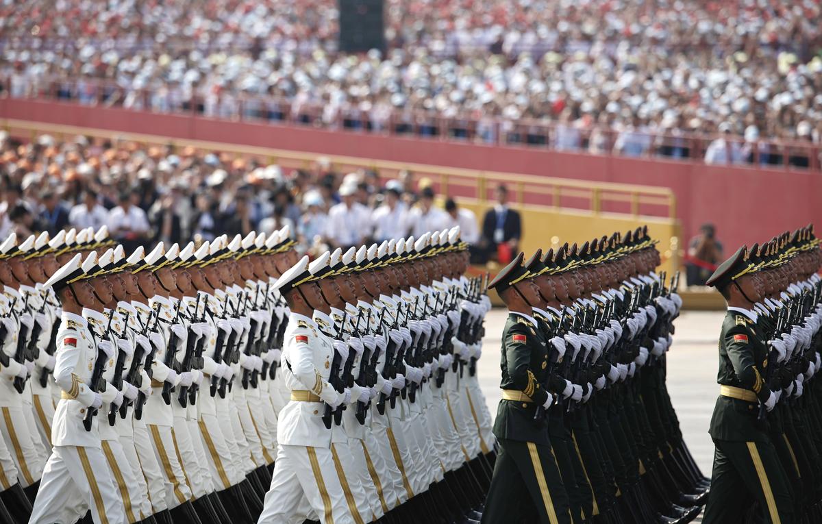 Chinese troops marching in the parade. Photo: EPA/WU HAO