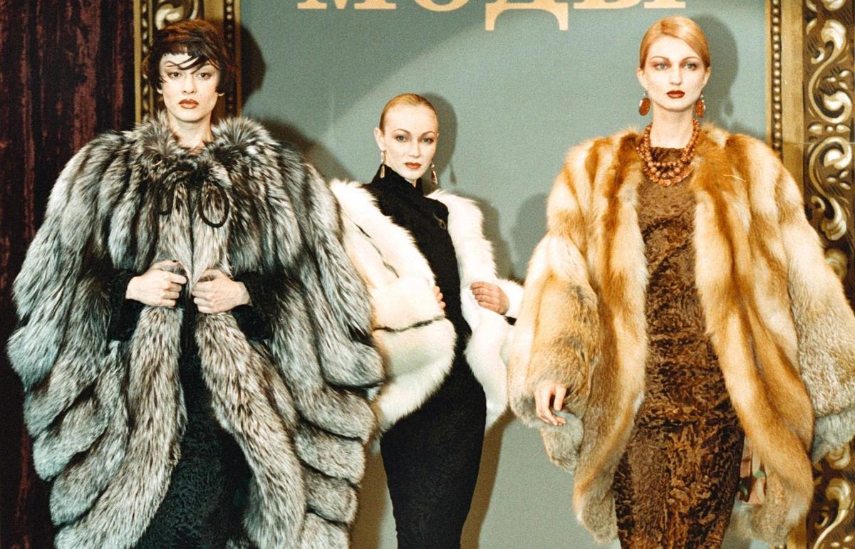 Models display fur coats made by St. Petersburg designer Klaudia Zavialova during Russian Fashion Week in Moscow, 17 November 1998. Photo: EPA / DMITRY ASTAKHOV