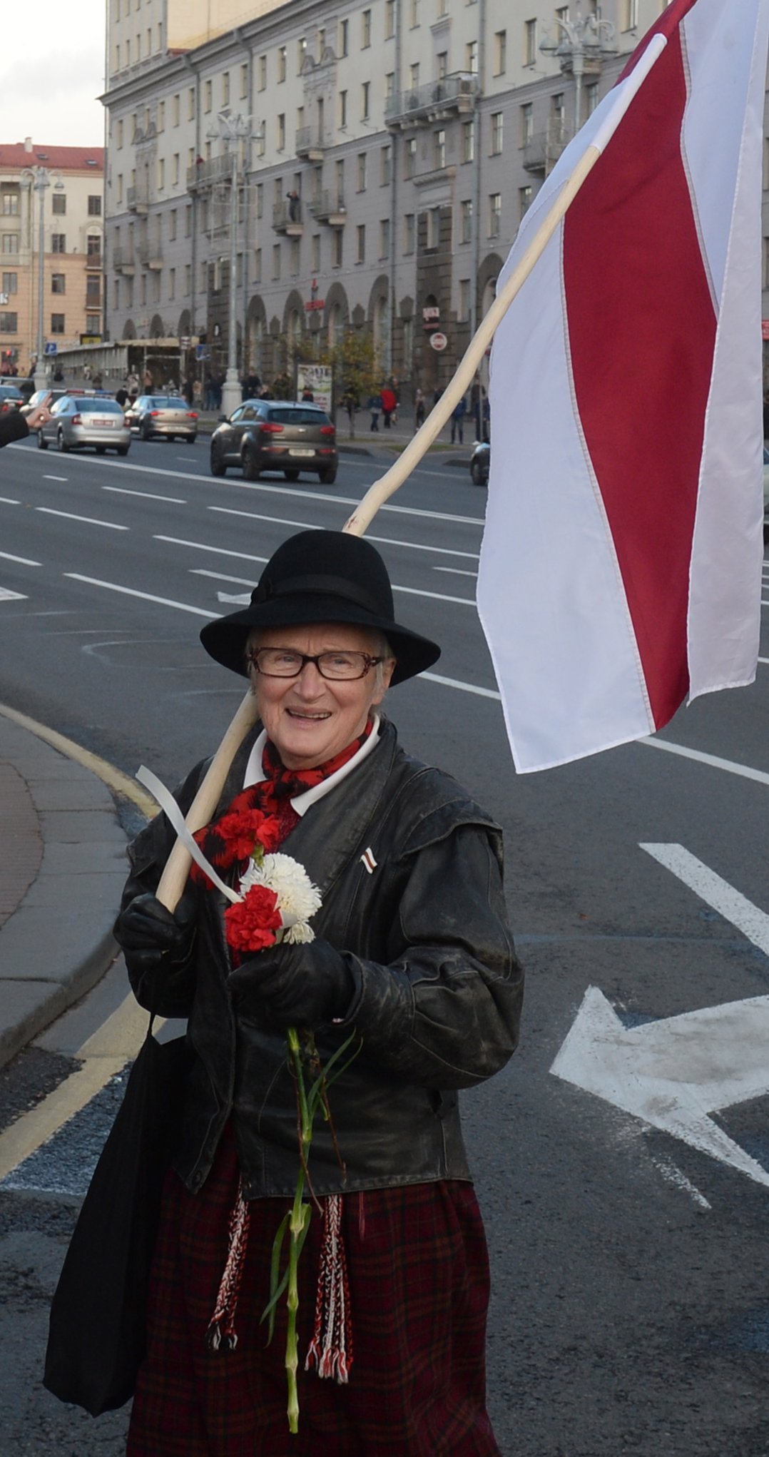 Nina Bahinskaya marches at an anti-Lukashenko rally in Minsk, Belarus, 19 October 2020. Photo: EPA-EFE/STR