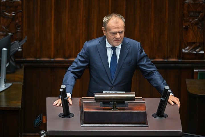 Polish Prime Minister Donald Tusk addresses the Polish Parliament in Warsaw, Poland, 10 September 2025. Photo: EPA / RADEK PIETRUSZKA