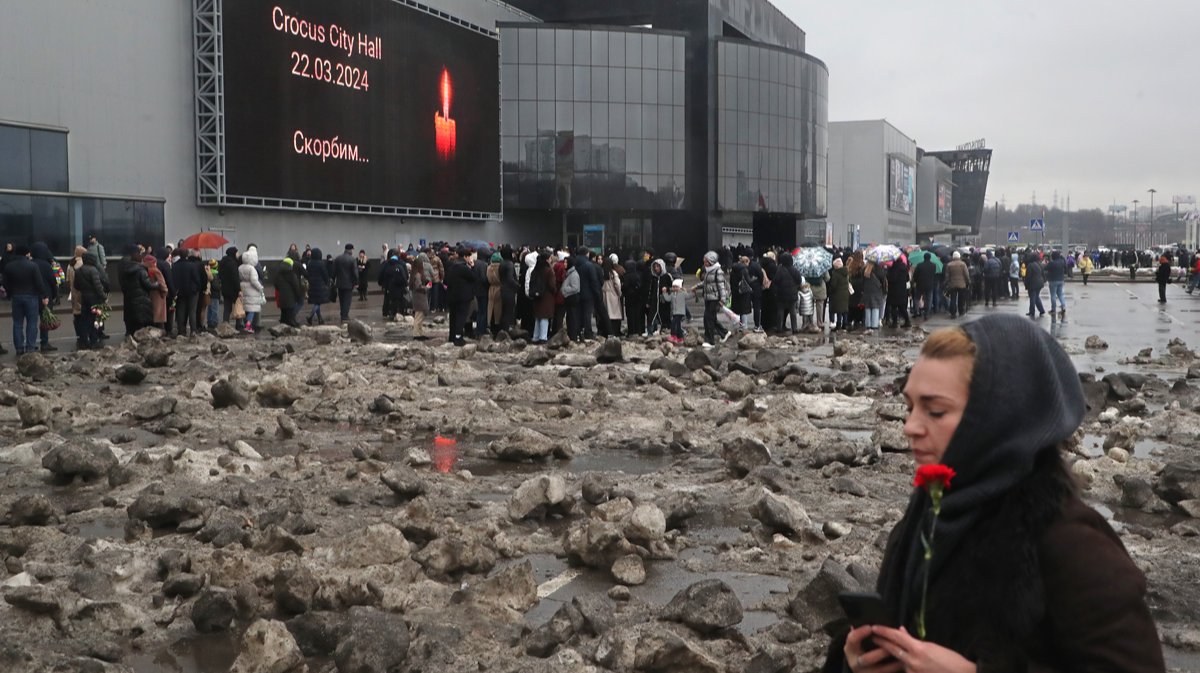 Год назад террористы напали на «Крокус Сити Холл». Ответов на главные вопросы до сих пор нет