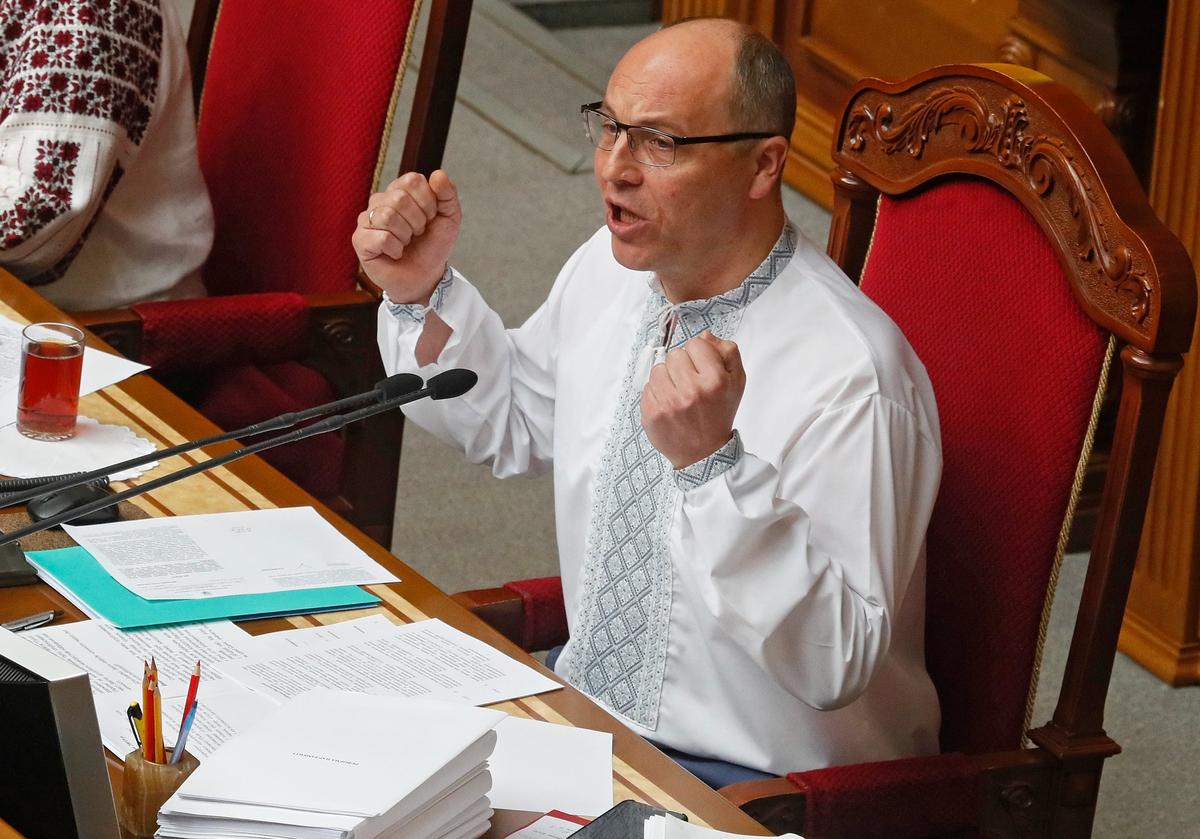 Parubiy chairs a parliamentary session setting the date for president-elect Volodymyr Zelensky’s inauguration at the Verkhovna Rada in Kyiv, Ukraine, 16 May 2019. Photo: EPA/SERGEY DOLZHENKO