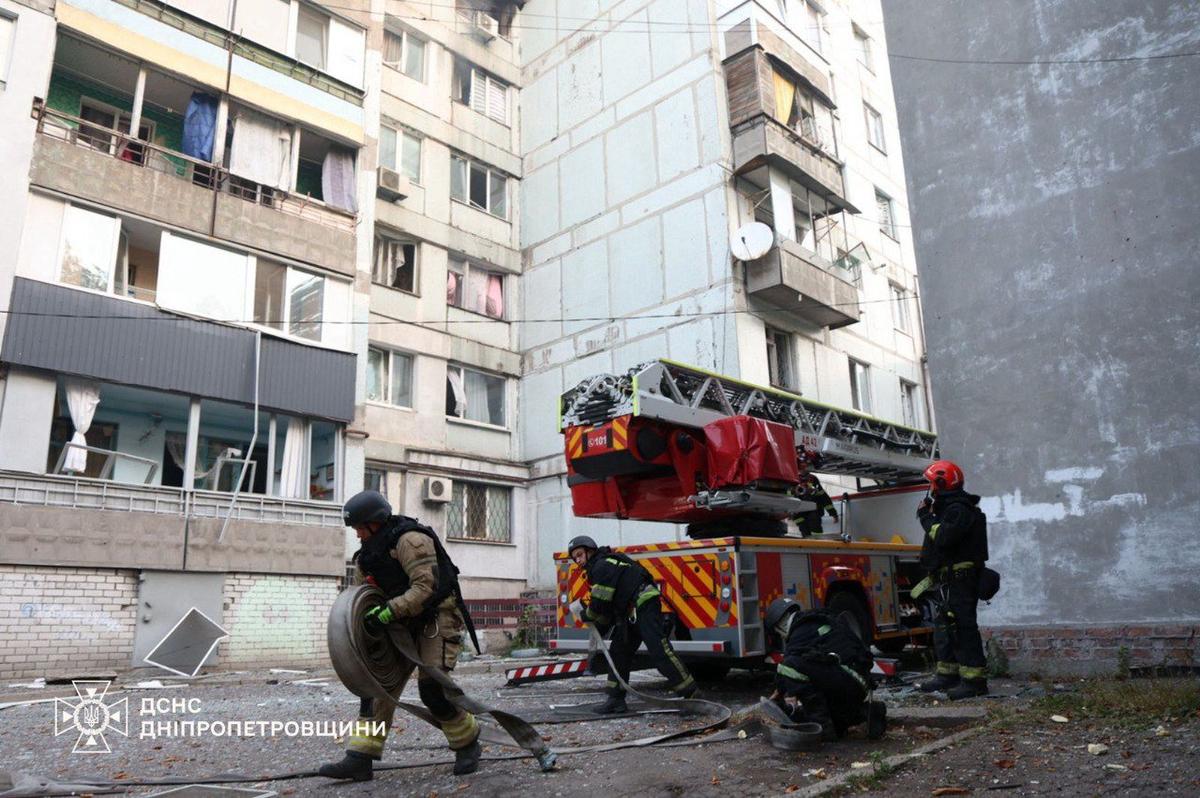 Firefighters at the scene of a Russian strike on a building in Dnipro, Ukraine, 20 September 2025. Photo: State Emergency Service of Ukraine
