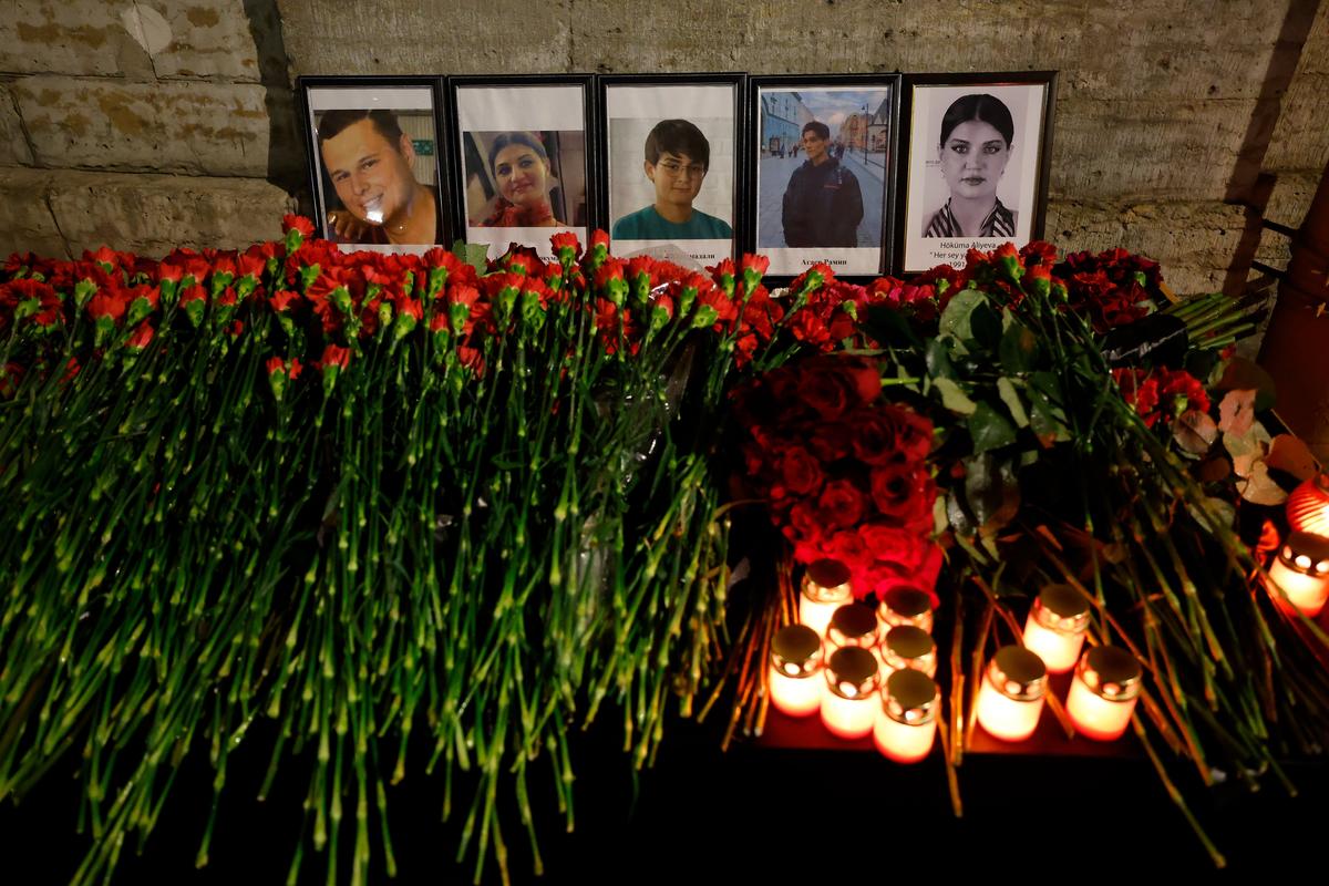 A memorial for victims of the Azerbaijan Airline plane crash, St. Petersburg, Russia, 26 December 2024. Photo: EPA-EFE/ANATOLY MALTSEV