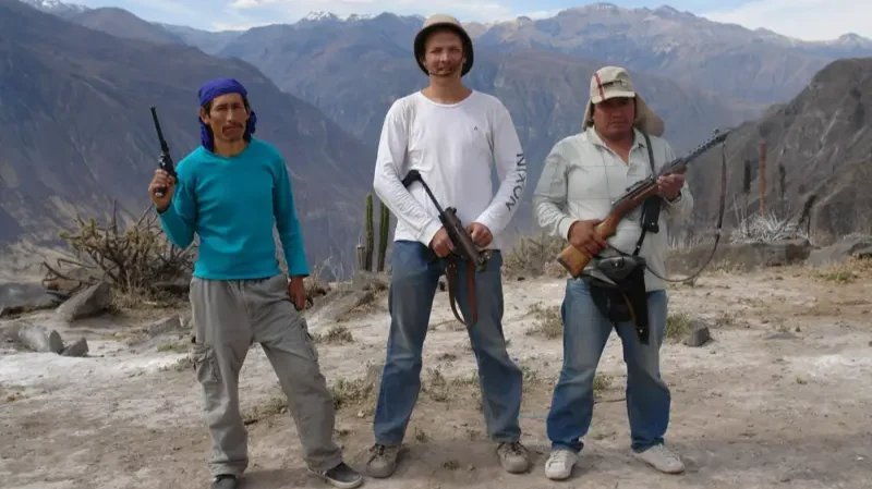 Andrey Veryanov with two Peruvians. Photo: Facebook