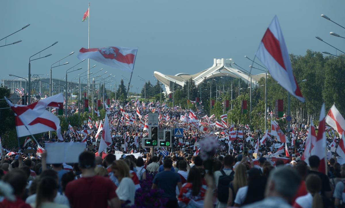 Protesters attend a rally against the results of the presidential elections, in Minsk, Belarus, 30 August 2020. Photo: EPA/STRINGER
