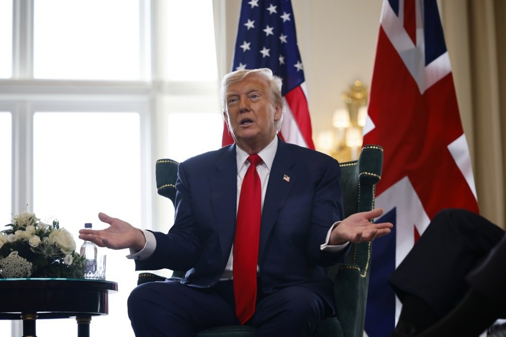 US President Donald Trump gestures during a meeting with UK Prime Minister Sir Keir Starmer in Turnberry, Scotland, on 28 July 2025. Photo: EPA/TOLGA AKMEN / POOL