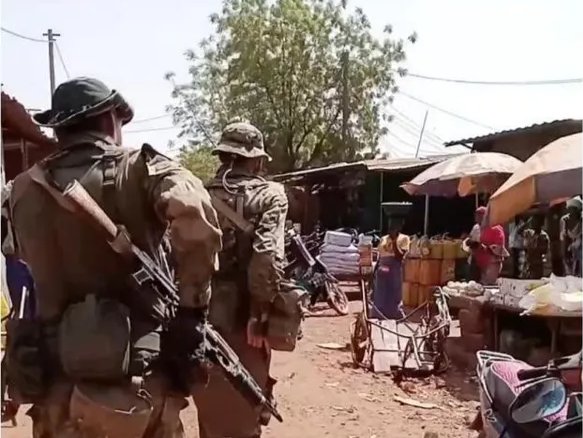 The Wagner Group raids a market in Mali. Photo: Iammercennarii Telegram channel, Guillaume Vénétitay/Forbidden Stories